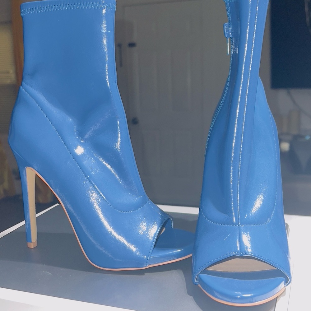 Steve Madden Vibrant Blue Heeled Boots